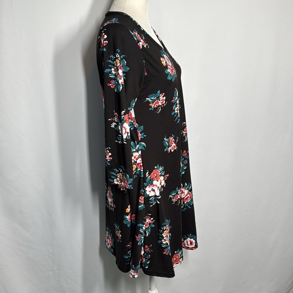 ❤️3/$30 Lildy Floral 3/4 Sleeve Black Tunic Dress - Picture 4 of 9